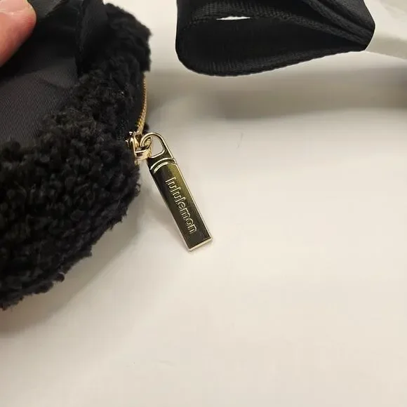 LULULEMON 2 LITER EVERYWHERE BELT BAG LARGE BLACK FLEECE NWT - Picture 5 of 6